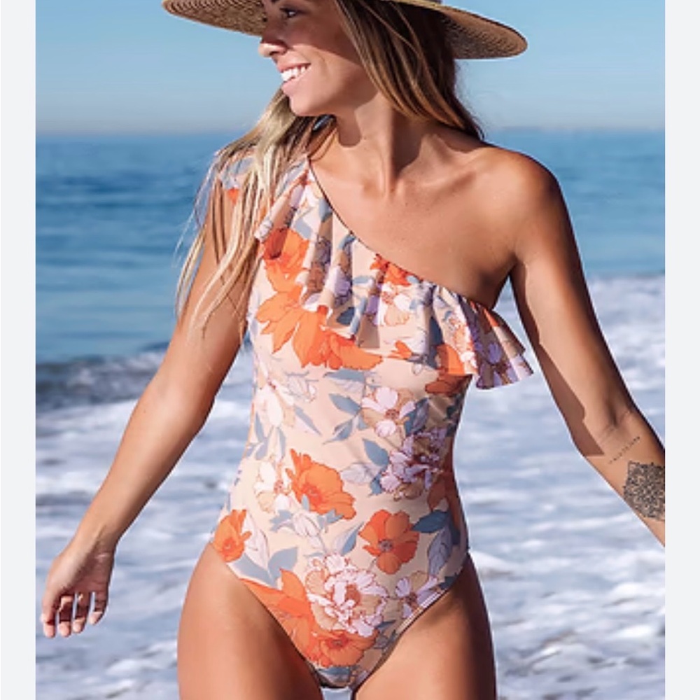 Cupshe Yellow and Orange Floral One-Piece Swimsuit